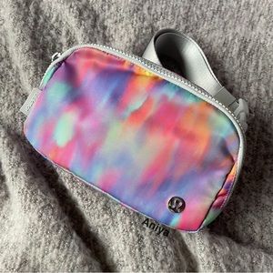 Lululemon Everywhere Belt Bag in Prism Wash
